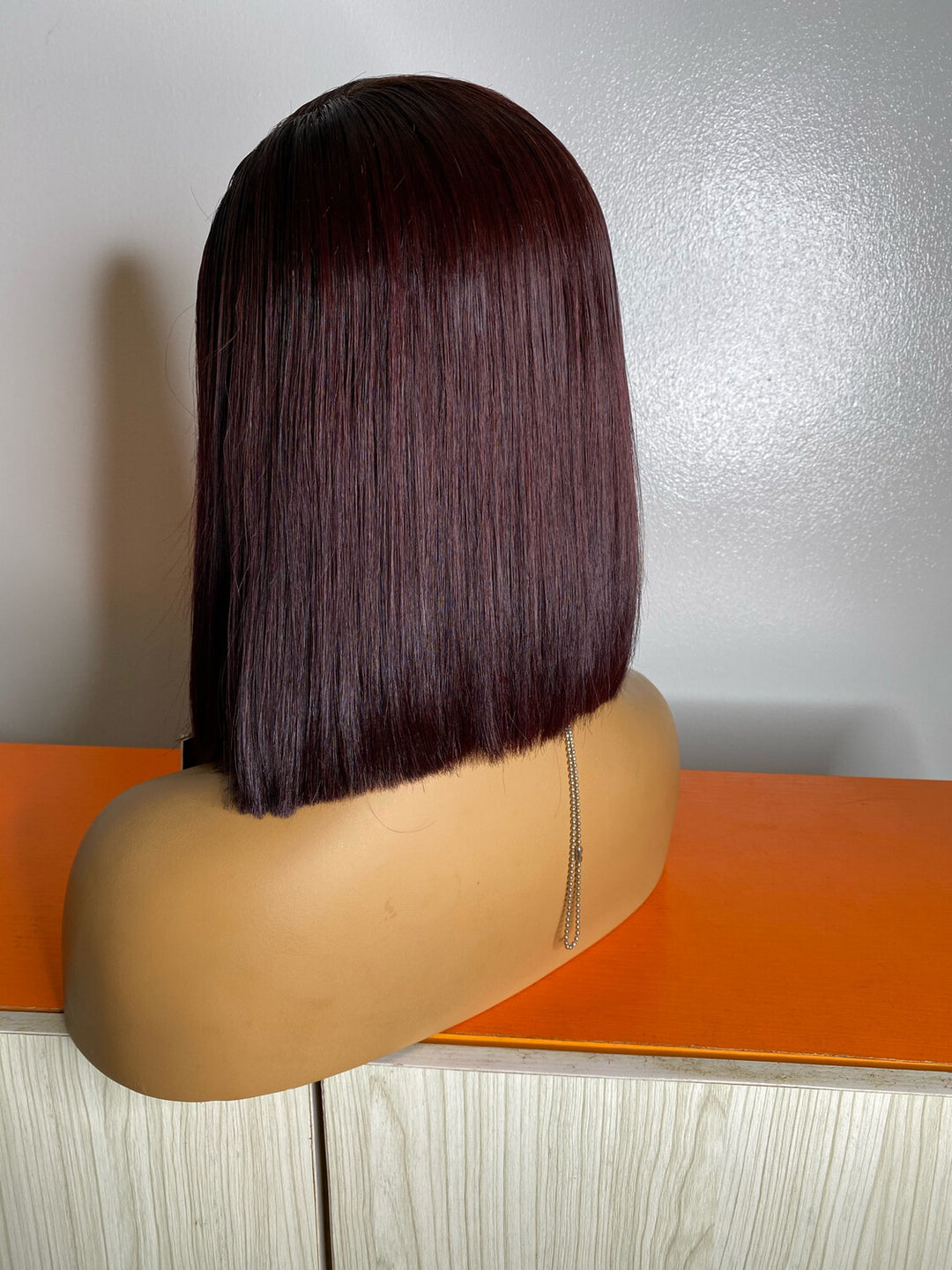 LOLA BURGUNDY GLUELESS BOB WIG